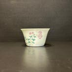 Tasse et soucoupe - Porcelaine - République, la tasse à thé.