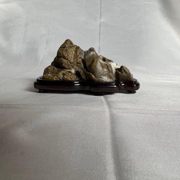 Steen, Hout - Japanse miniatuursuiseki Kansho-seki kijksteen