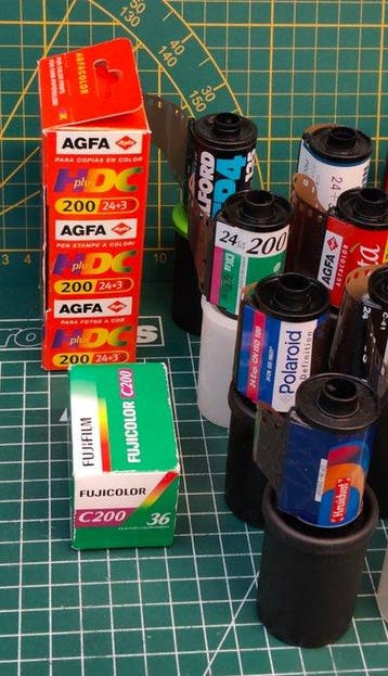 Kodak, Polaroid, Fujifilm, Agfa , Kodak, etc. 35mm
