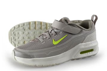 Nike Sneakers Jongens in maat 32 Beige, Kinderen en Baby's, Verzenden, Jongen of Meisje, Schoenen, Zo goed als nieuw