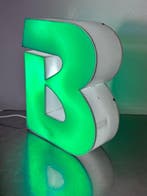 Letter B - Lichtgevende B uit de jaren ’70 – afkomstig van