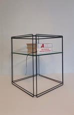 Arrow - Max Sauze - Bijzettafel - Isocele - Glas, Metaal -
