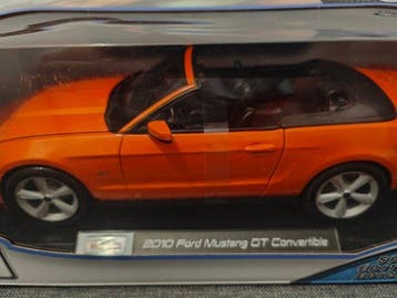 Maisto 1:18 - Model sportwagen - 2010 Ford Mustang GT, Nieuw