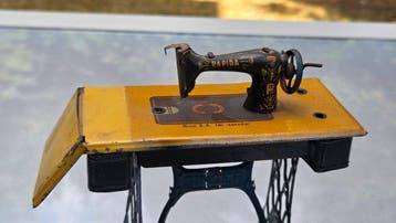 Rico - Blikken speelgoed - Antique Singer Rapida child