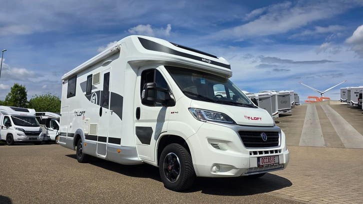 Elnagh T-Loft 581 goed verzorgd met hef- en queensbed 58300, Caravans en Kamperen, Mobilhomes, Cassettetoilet, Handgeschakeld