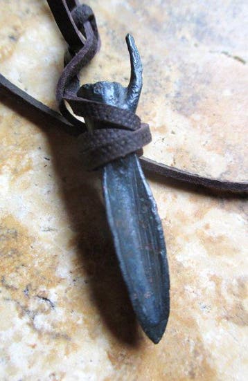 Grec antique mycénien Bronze Pendentif en pointe de flèche -