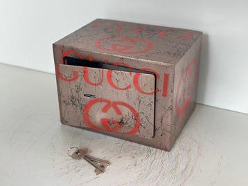 Rob VanMore - Gucci Vault