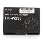 Fujifilm BC-W235 Dual Battery Charger · 1 jaar garantie, Ophalen of Verzenden, Zo goed als nieuw