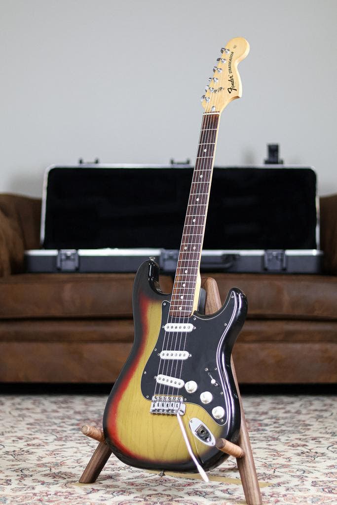 Fender Stratocaster 1976 | Sunburst, Musique & Instruments, Instruments à corde | Guitares | Électriques, Envoi
