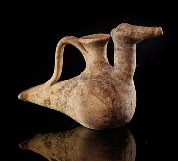 Oud-Griekenland, terracotta rhyton in de vorm van een vogel, Verzamelen
