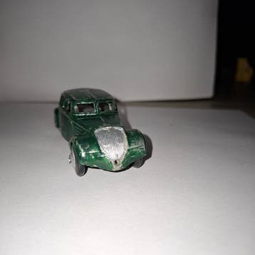 Dinky Toys, Kit 1:43 - Voiture miniature - Peugeot 402