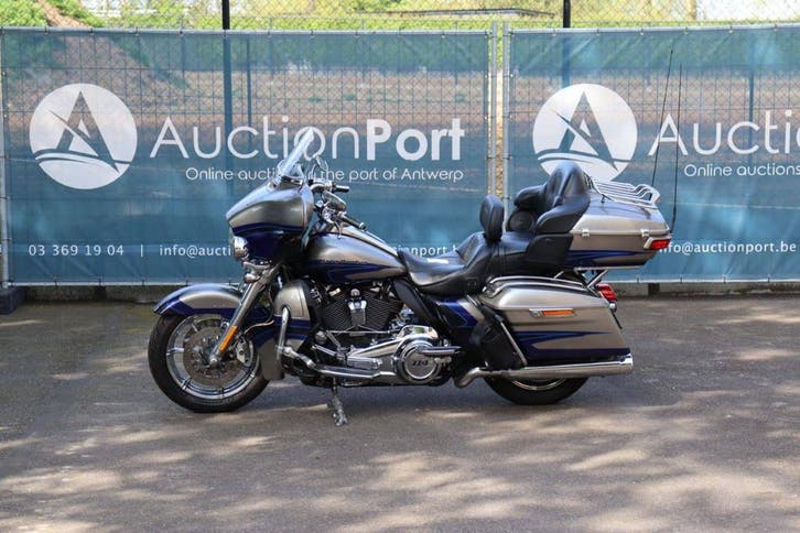 Veiling: Motor Harley-Davidson CVO Ultra Limited Benzine 201, Motos, Motos | Harley-Davidson, Enlèvement