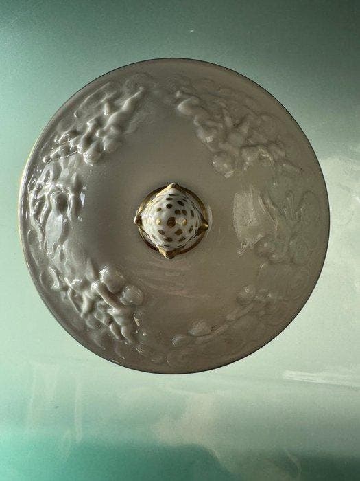 Capodimonte - A.A. Patijn - Beeld, Vaso ginori basso rilievo, Antiquités & Art, Antiquités | Verre & Cristal