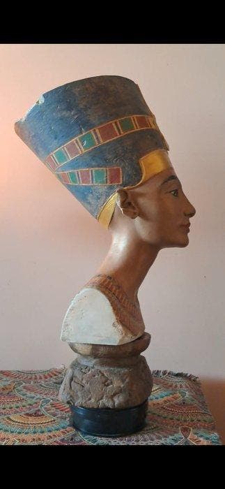Replica van Oud-Egyptisch Verguld, Nefertiti-buste sculptuur