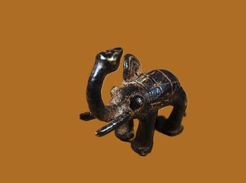 Gewichten om goud te wegen. Olifant. - Abrammouo. - Akan -
