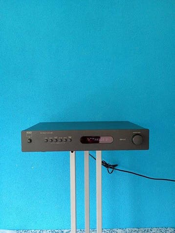NAD - C422 Tuner, TV, Hi-fi & Vidéo