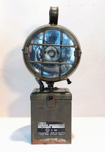Équipement industriel - projecteur portatif militaire KEB