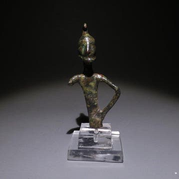 Achaemenidisch Brons Belangrijke figuur, ex-voto. 5 cm hoog.