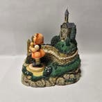 Goebel - Figurine - Hummel #239/B - Girl With Doll &