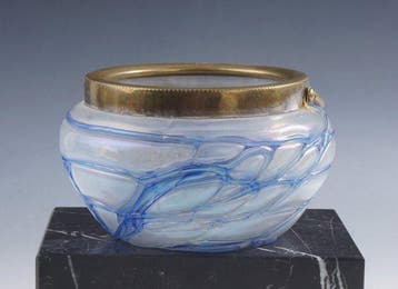 Schaal - Jugendstil iriserend glas, kobaltblauwe draden •