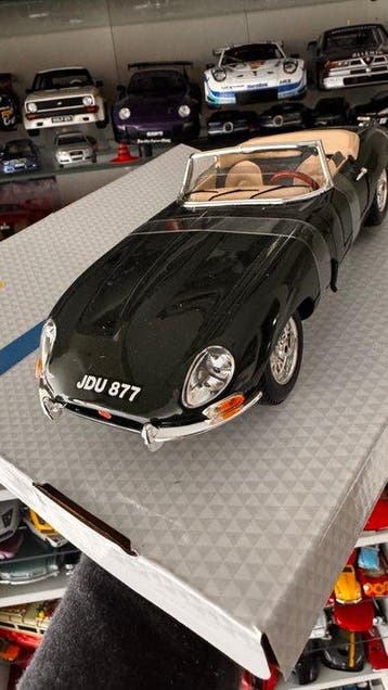 Bburago 1:18 - Voiture miniature - Jaguar E-Type cabriolé -, Nieuw