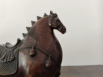 Sculpture, Tang-Style Bronze Horse Sculpture - 22 cm -, Antiquités & Art