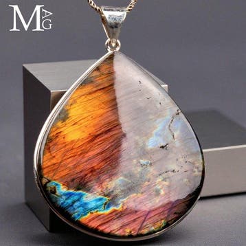 Pendentif argenté extraordinaire - Labradorite de qualité