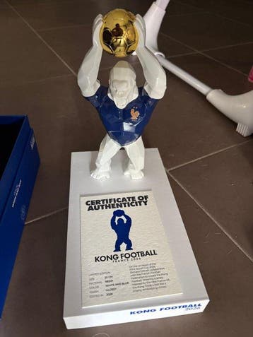 Richard Orlinski (1966) - Kong Football édition France