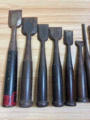 Outil de travail - Ensemble de 11 ciseaux à bois4-5, Antiquités & Art