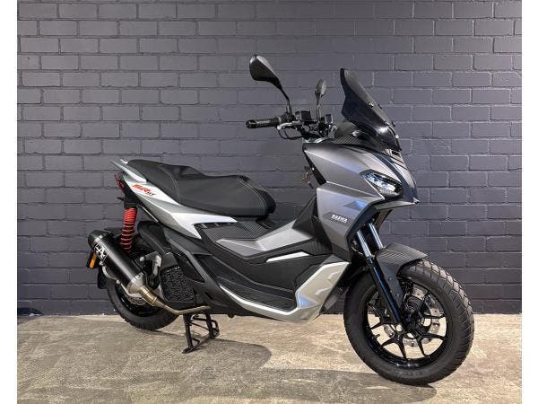 Veiling - Aprilia SR GT 200, Fietsen en Brommers, Scooters | Aprilia