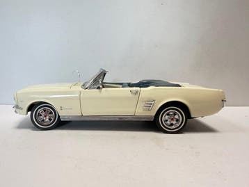 Danbury Mint 1:24 - Modelauto - Ford Mustang (1966), Nieuw