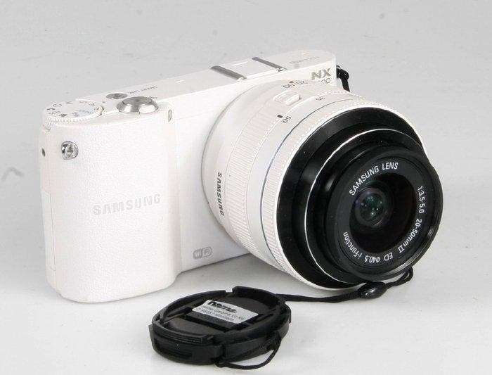 Samsung NX1000 + 20-50 zoom - Appareil photo numérique, TV, Hi-fi & Vidéo, Appareils photo numériques