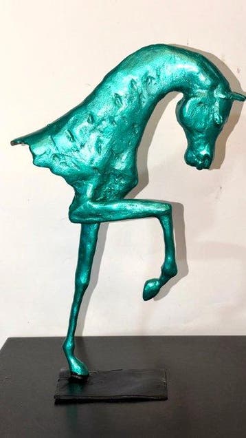 Abdoulaye Derme - sculptuur, Cheval cabré - 33 cm - Koud