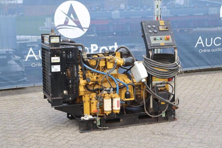 Veiling: Generator Caterpillar Diesel 47kVA 2013, Articles professionnels, Machines & Construction | Générateurs, Enlèvement