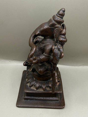 Beeldje, Bronze Figure of Ganesha, South India, 16th–17th