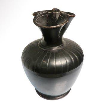 Oud-Grieks Terracotta Zwarte geglazuurde grote oinochoë
