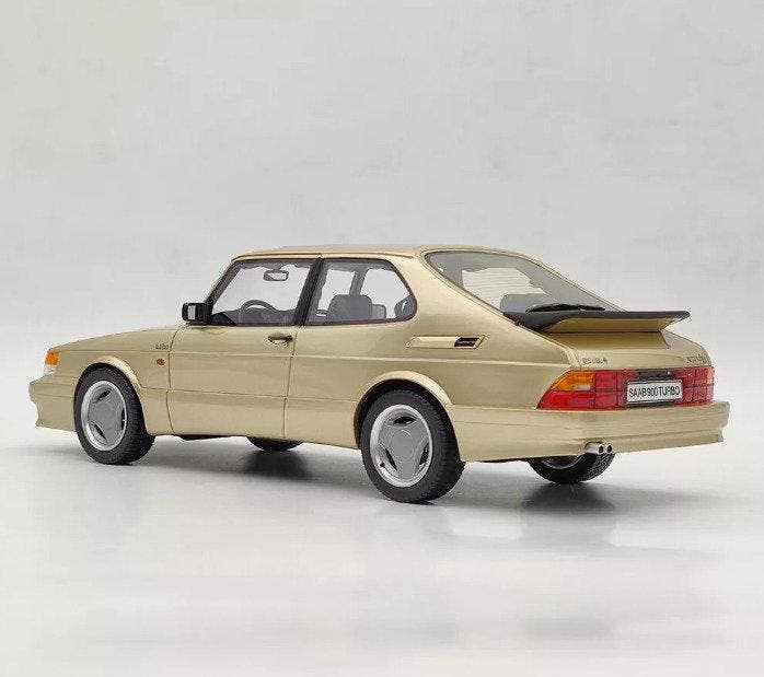 DNA Collectibles 1:18 - Modelauto - Saab 900 Turbo T16, Hobby en Vrije tijd, Modelauto's | 1:5 tot 1:12