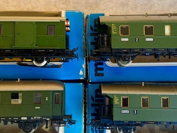Märklin H0 - 4100.1, 4101.1, 4103.1, 4235 - Modeltrein