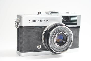 Olympus Trip 35 with Zuiko 2,8/40mm + filter + cap | Analoge