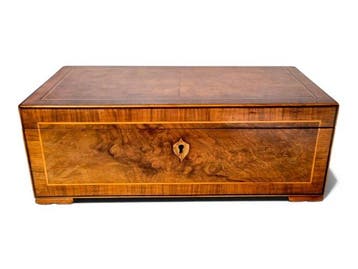 Victorian burr walnut jewellery box / ladys work box with