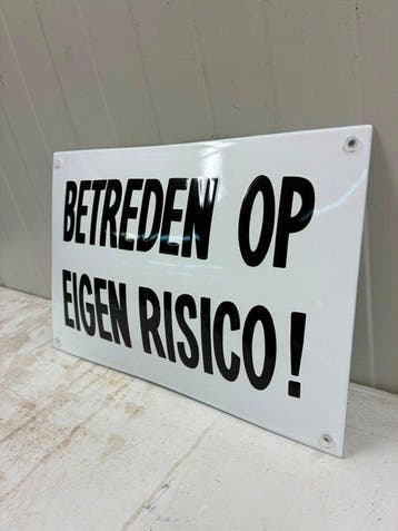 Betreden Op Eigen Risico – Zwaar Emaille Waarschuwingsbord -