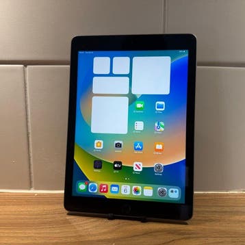 Apple iPad (5th Generation) 128GB Wifi - Mobiele telefoon