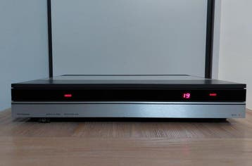 Bang & Olufsen - Beomaster 5500 & Beo4 remote Solid state, Nieuw