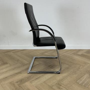 ahrend 350 Design vergaderstoel met hoge rug en slede frame,