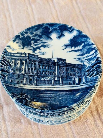 Wedgwood - Wedgwood - Schotel (10) - Royal Homes of Britain, Antiek en Kunst