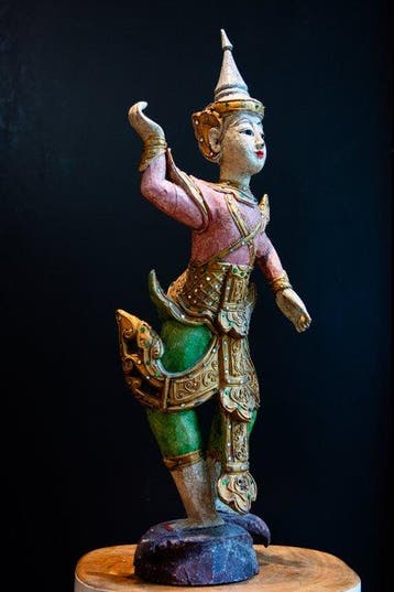 Uit hout gesneden beeld van een Thaise danser. - Hout -