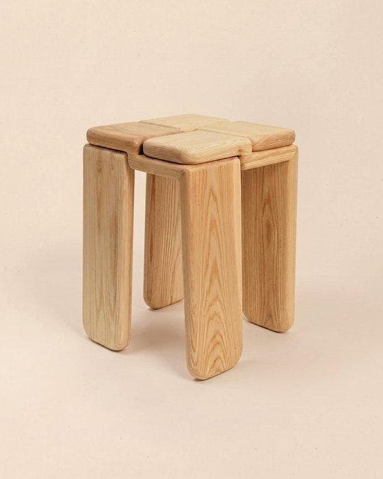 Luis Gimeno - Kruk - Massief essenhout - Kruk / Bijzettafel, Antiquités & Art, Art | Objets design