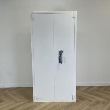 brandwerende kluis /  kast vv 4 legborden en sleutel (hxbxd), Huis en Inrichting, Gebruikt