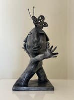 Juan García Ripollés (1932) - sculptuur, Hombre mariposa -