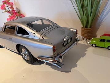 Eaglemoss 1:8 - Modelauto - Aston Martin DB 5 James Bond 007, Nieuw